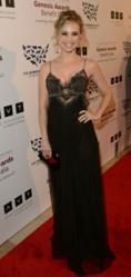 Actress Fiona Gubelmann carries Jill Milan’s Holland Park Clutch for her arrival at the 2013 Genesis Awards in Los Angeles, March 23, 2013. (Photo: Jason Merritt, Getty Images for The Humane Society)